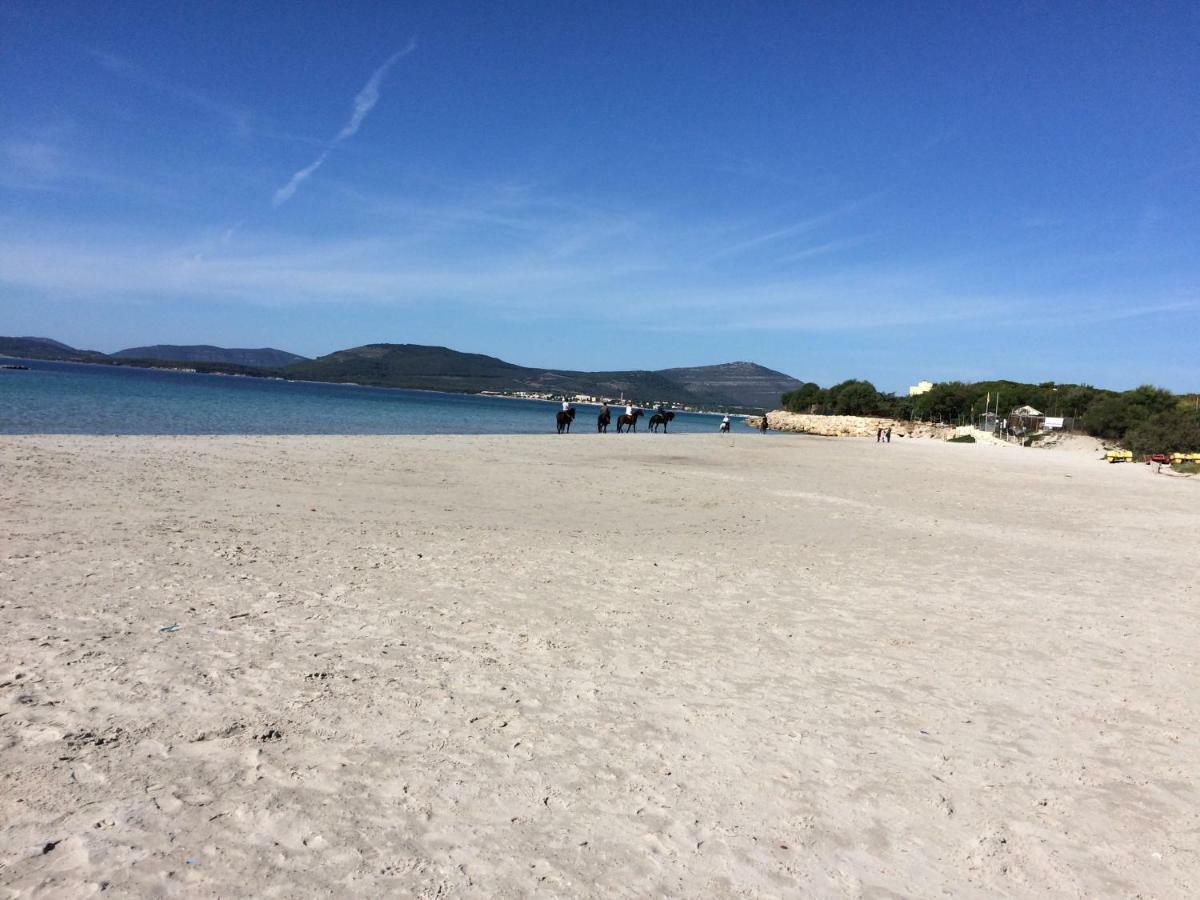Appartamento Fronte Spiaggia Lido Alghero Luaran gambar
